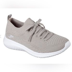 NWT SKECHERS Ultra Flex Statements Taupe size 8
New with tags and box.